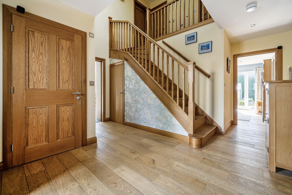 Additional image 2 of 4 bed detached house for saleNorthcourt Avenue, Reading RG2
