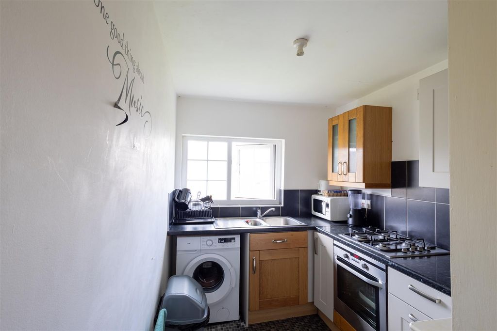 Additional image 3 of 2 bed flat for saleIslington Walk, Middlesbrough TS4