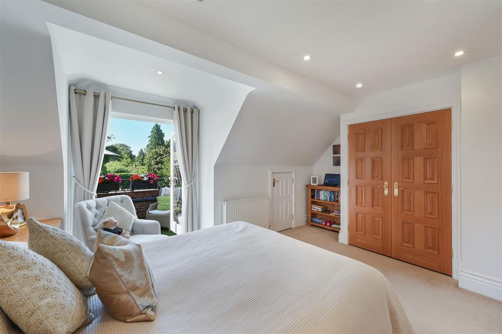 Additional image 15 of 2 bed flat for saleHolly Hill Park, Banstead SM7