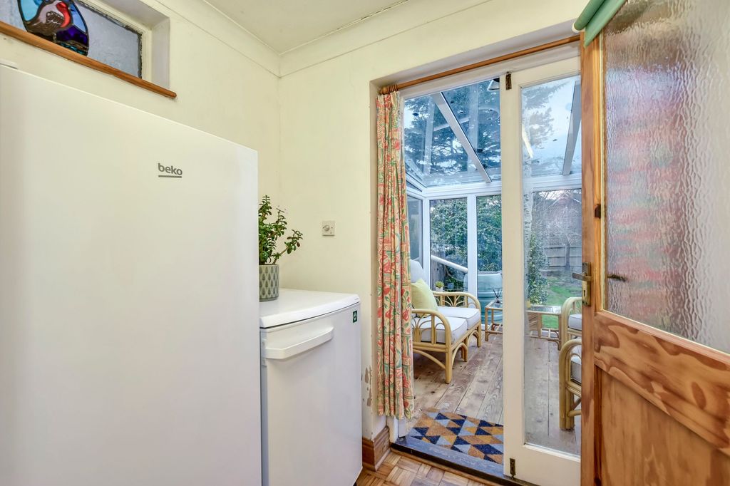 Additional image 7 of 3 bed semi-detached house for saleBroomfield Rise, Abbots Langley WD5