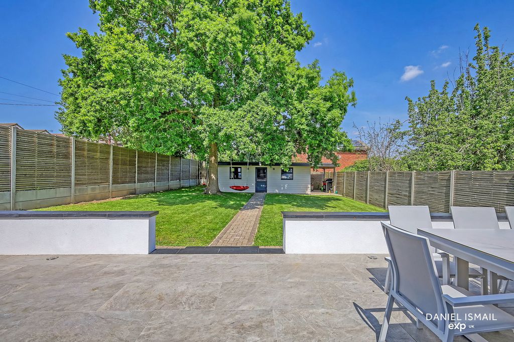 Additional image 31 of 5 bed detached house for saleGreat Berry Lane, Langdon Hills, Basildon SS16