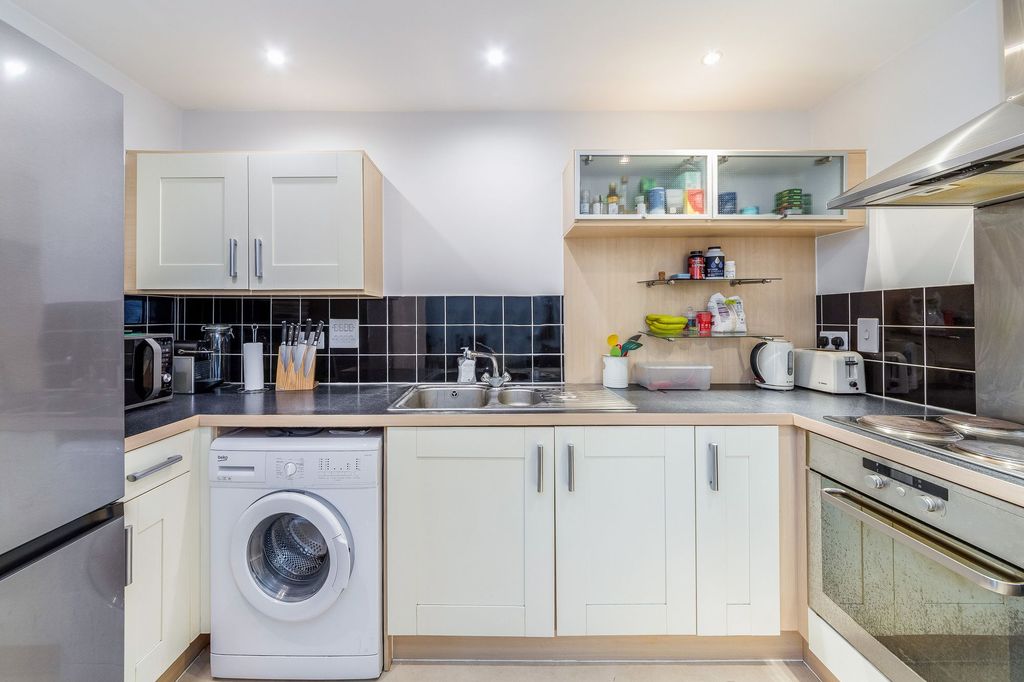 Additional image 4 of 1 bed flat for saleThames View, Abingdon OX14