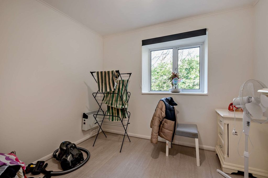 Additional image 13 of 1 bed flat for saleWillowmead Close, Woking GU21