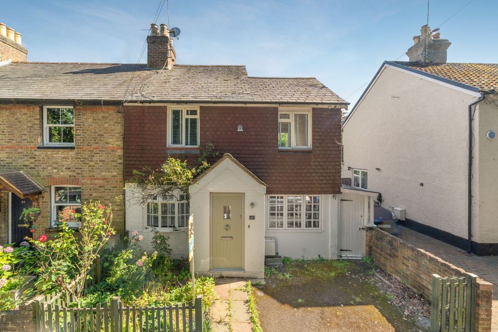 3 bed semi-detached house for saleBeech Hill Road, Sunningdale SL5