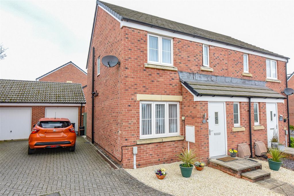 3 bed semi-detached house for saleStump Street, Berkeley GL13
