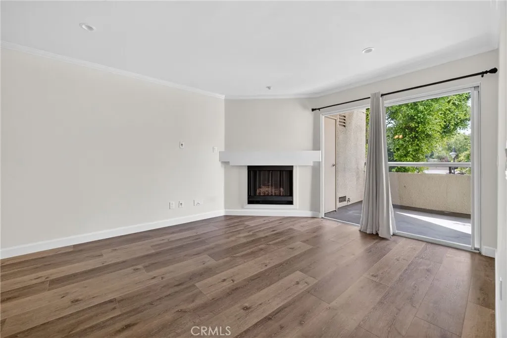Additional image 3 of 5520 Owensmouth Avenue Unit 103, Woodland Hills, CA 91367