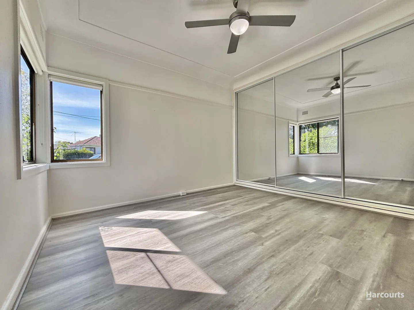 4 Chisholm Crescent, Bradbury NSW 2560 photo 4