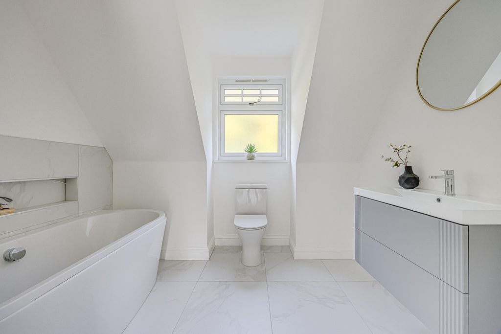 Additional image 22 of 6 bed detached house for saleNashlea Farm, Poors Lane North, Benfleet SS7