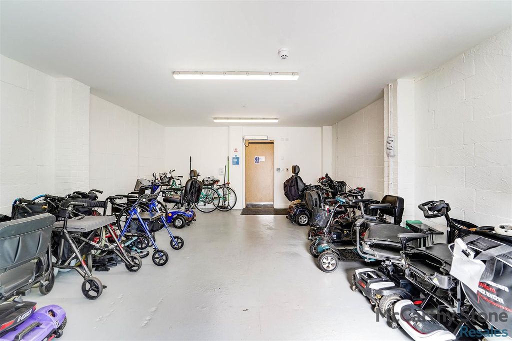 Additional image 17 of 2 bed flat for saleOakhill Place, High View, Bedford, Bedfordshire MK41