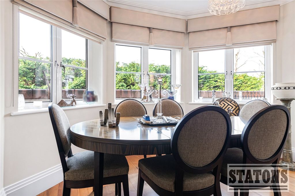 Additional image 7 of 3 bed flat for saleCockfosters Road, Barnet EN4