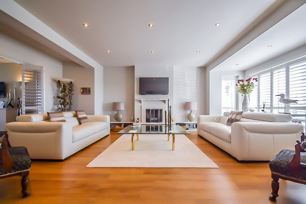 Additional image 5 of 4 bed detached house for saleSt. Marys Road, Benfleet SS7