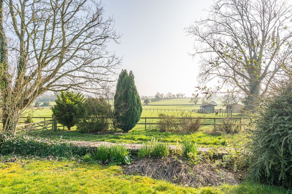 Additional image 4 of 4 bed link detached house for saleKings Terrace, Didmarton GL9