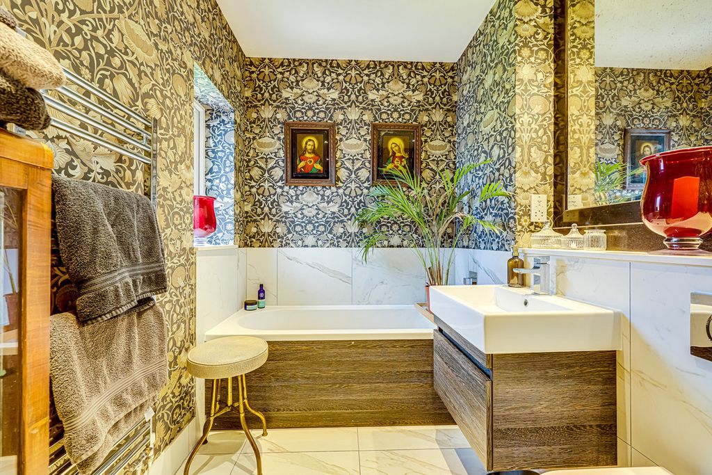 Additional image 37 of 4 bed detached house for saleThe Brackens, Benfleet SS7