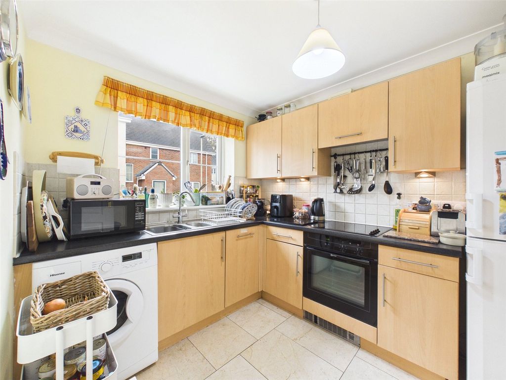 2 bed terraced house for saleManor Gardens, Halwill Junction, Beaworthy EX21 photo 4
