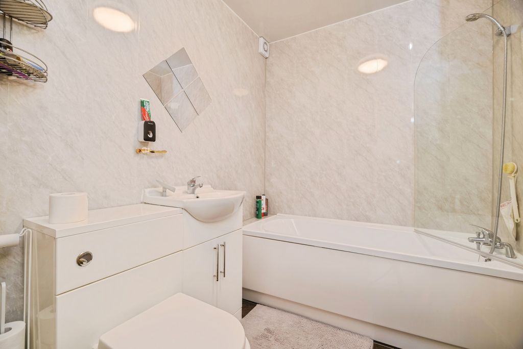 Additional image 5 of 2 bed flat for saleThe Potteries, Middlesbrough, North Yorkshire TS5