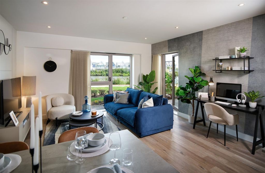Additional image 2 of 2 bed flat for saleBankside Gardens, Flagstaff Road, Reading RG2