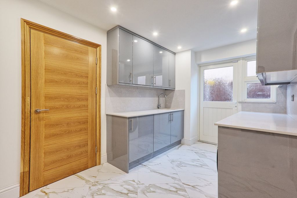 Additional image 29 of 6 bed detached house for saleCurtis Road, Emerson Park RM11