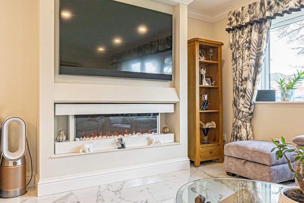 Additional image 8 of 5 bed detached house for saleBarnett Way, Bierton, Aylesbury HP22