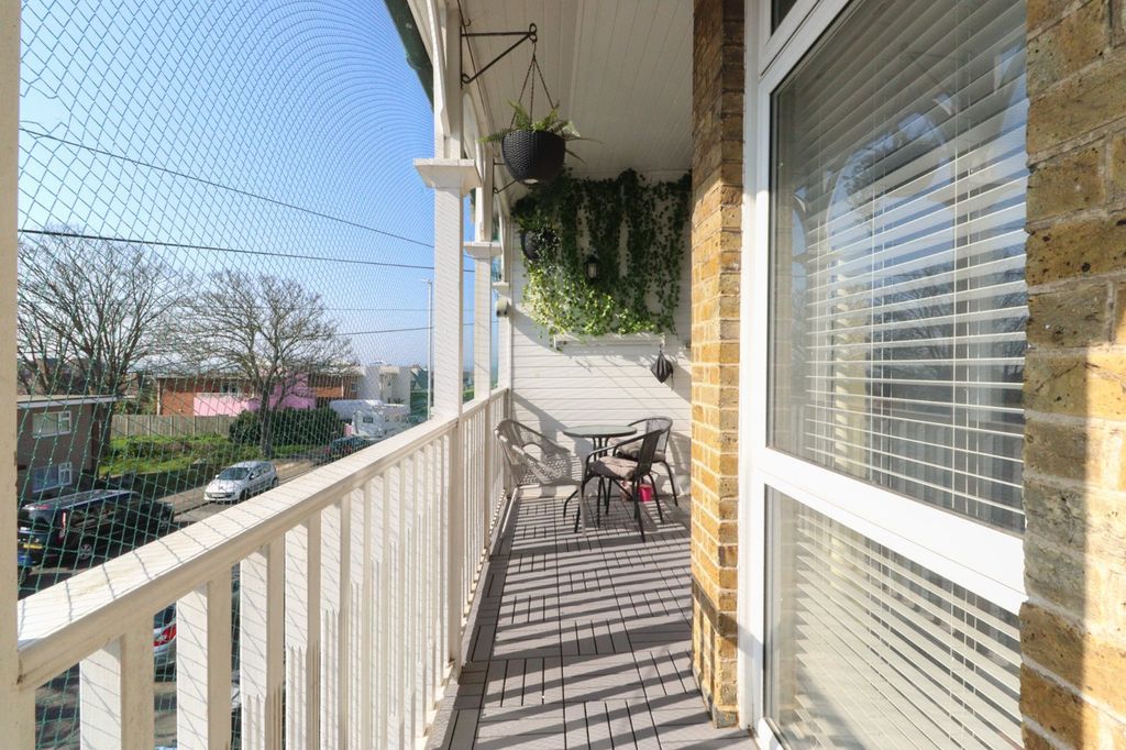 2 bed flat for saleMinnis Road, Birchington CT7