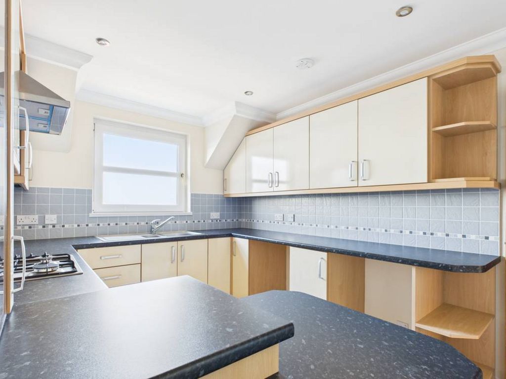 2 bed flat for saleUnion Road, Macduff AB44 photo 2