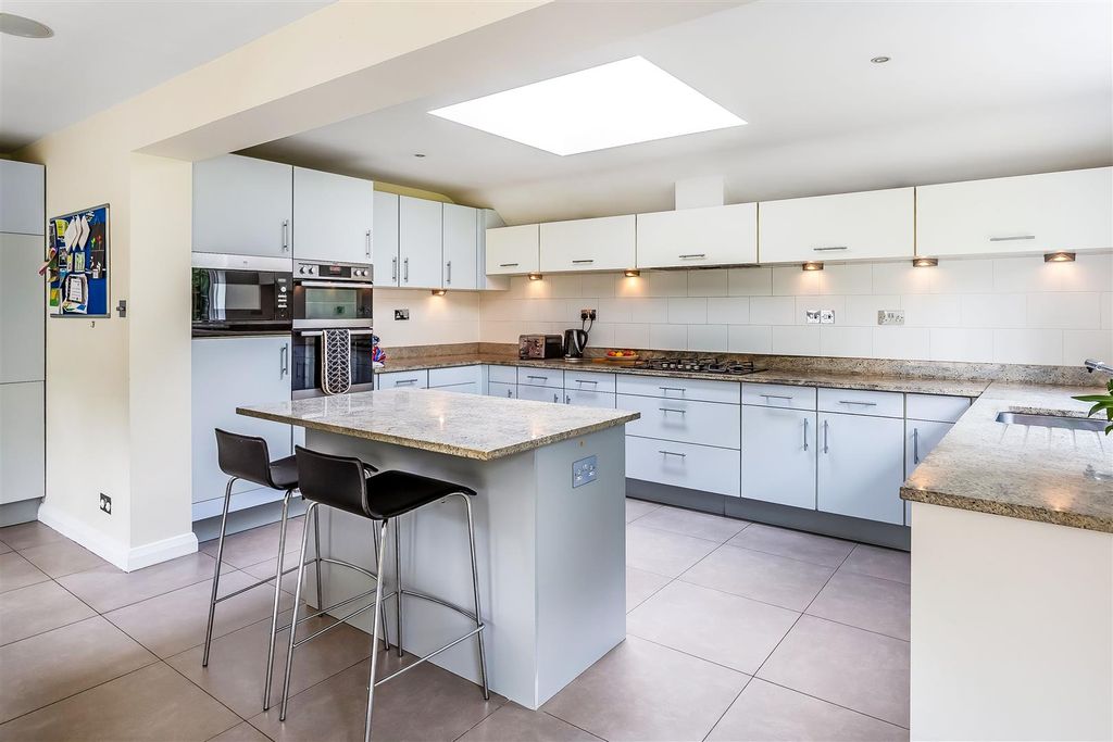 Additional image 13 of 4 bed detached house for saleCrampshaw Lane, Ashtead KT21