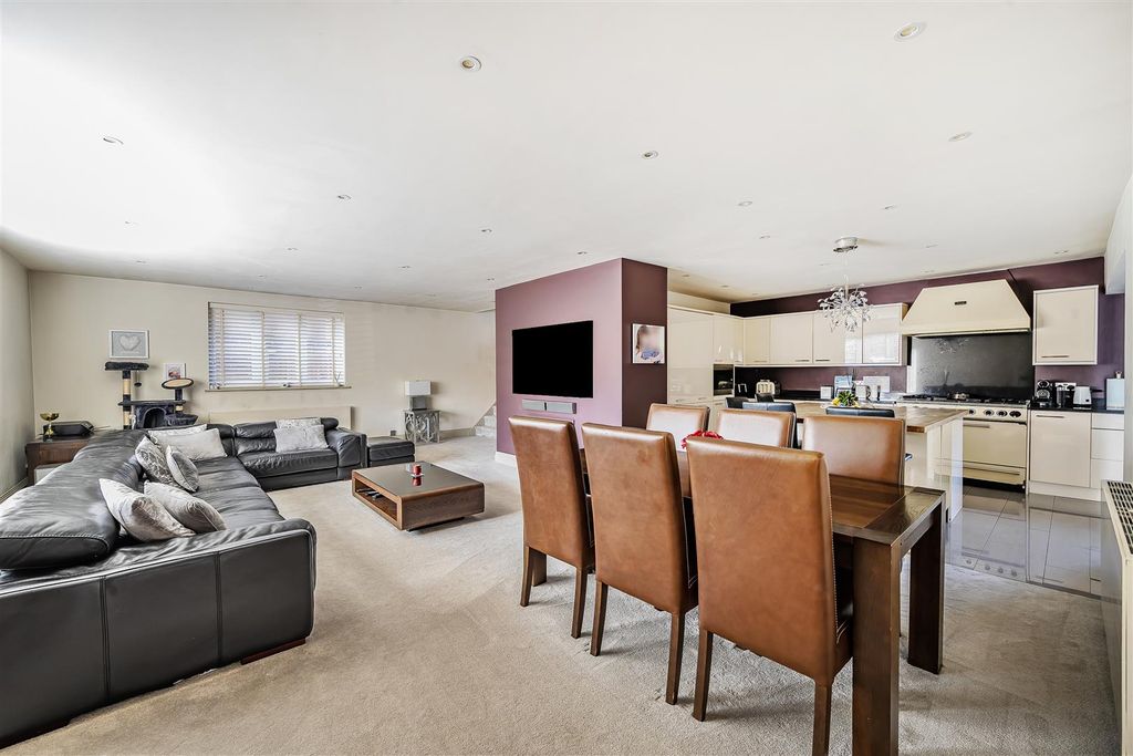 Additional image 3 of 4 bed detached house for saleWest Farm Close, Ashtead KT21
