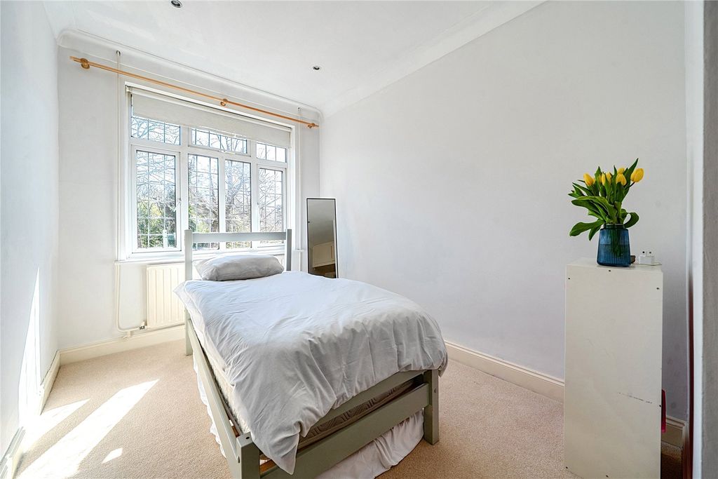 Additional image 8 of 3 bed flat for saleFoxgrove Road, Beckenham BR3