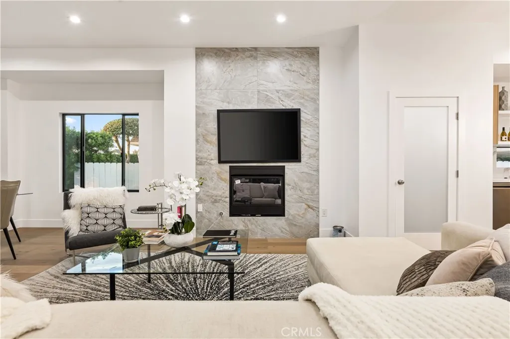 Additional image 62 of 1170 S Lucerne Blvd, Los Angeles, CA 90019