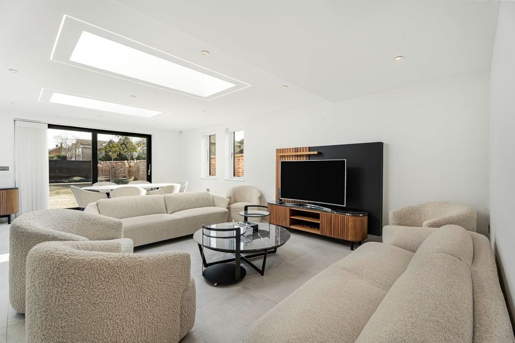 Additional image 8 of 5 bed detached house for sale137 Kimbolton Road, Bedford, Bedfordshire MK41