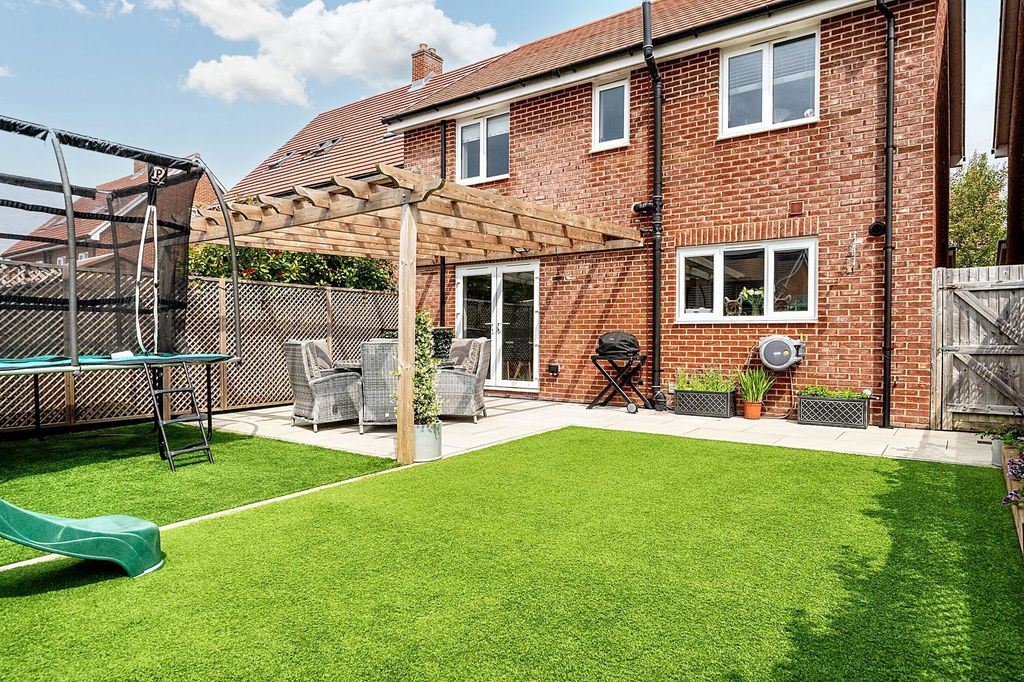 Additional image 20 of 4 bed detached house for saleRhodes Way, Billingshurst RH14