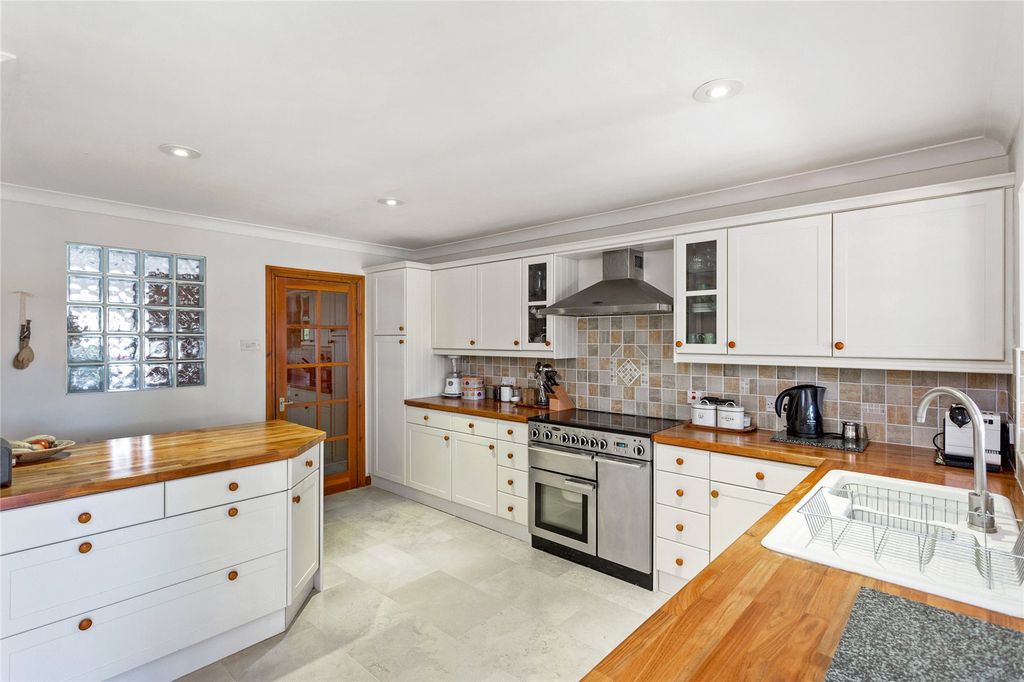 Additional image 2 of 5 bed detached house for saleHigh Street, Abingdon OX14