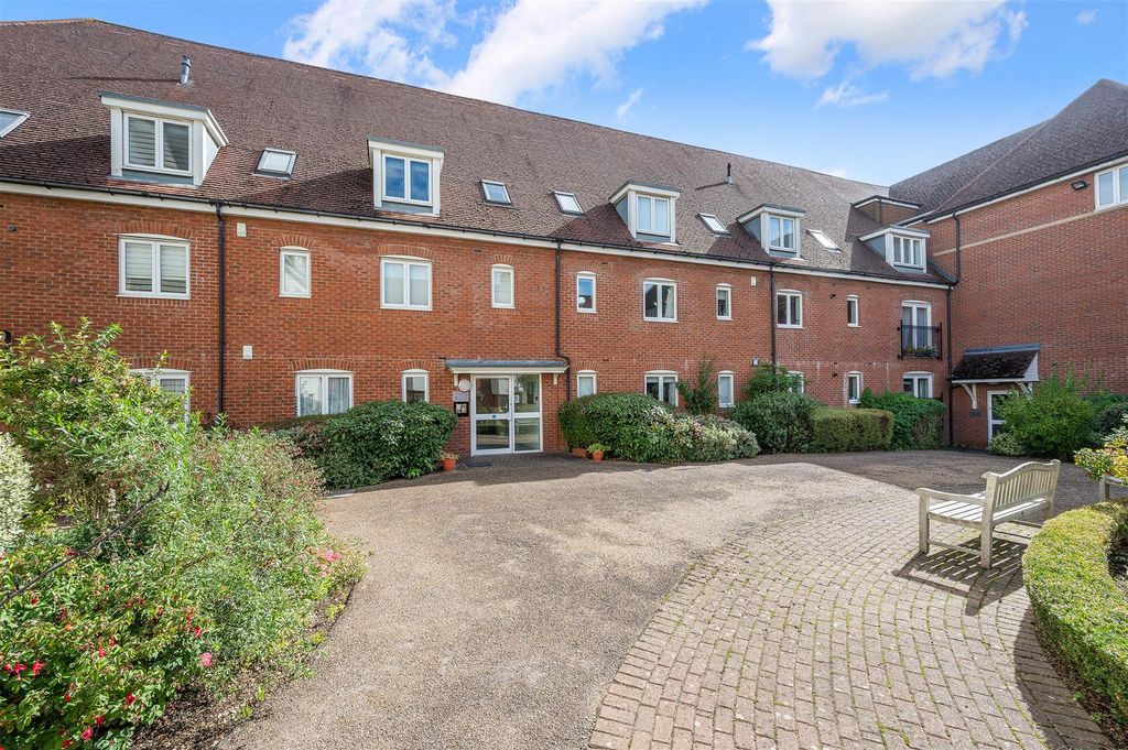 Additional image 16 of 2 bed flat for saleWingfield Court, Banstead SM7