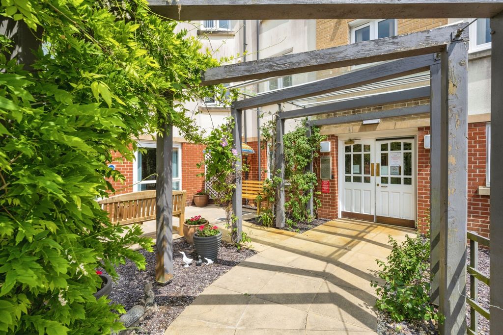 Additional image 12 of 1 bed property for sale20 Alexandra Road, Gorseinon SA4
