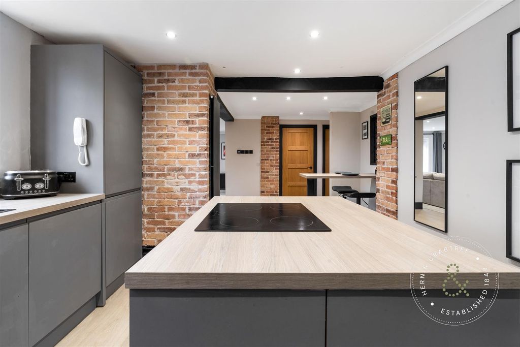 Additional image 30 of 2 bed flat for saleYr Hen Dy, The Cathedral Green, Llandaff, Cardiff CF5