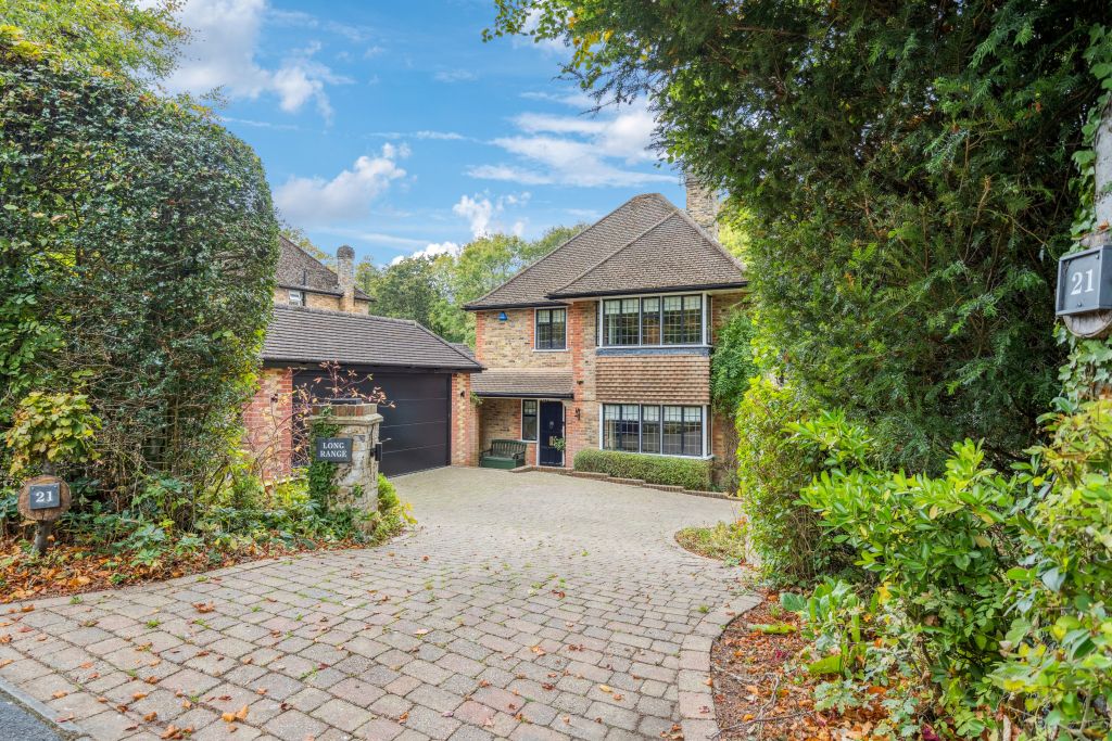 4 bed detached house for saleHollow Way, Chesham Bois, Amersham HP6