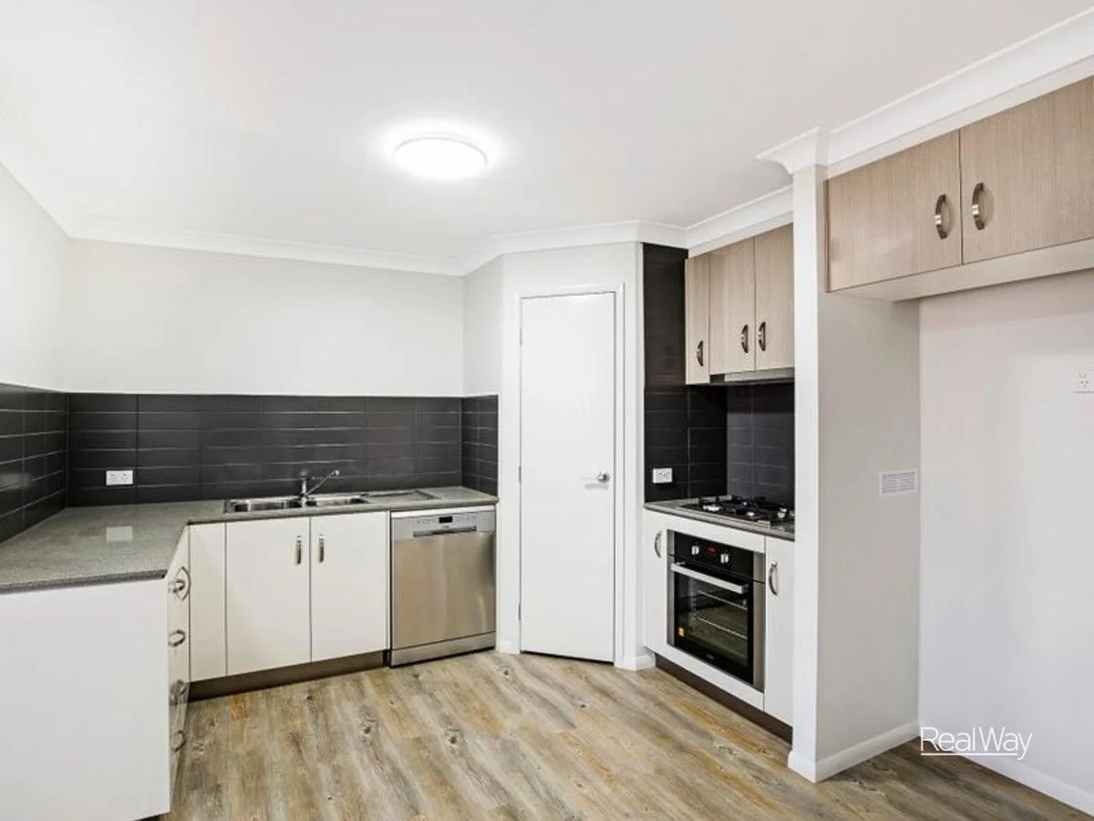 2/6 Barron Lane, Glenvale QLD 4350 photo 2