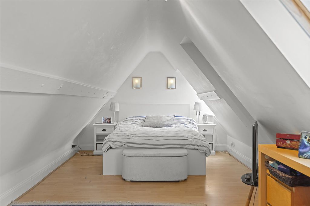 Additional image 12 of 3 bed flat for salePrince Albert Drive, Ascot SL5