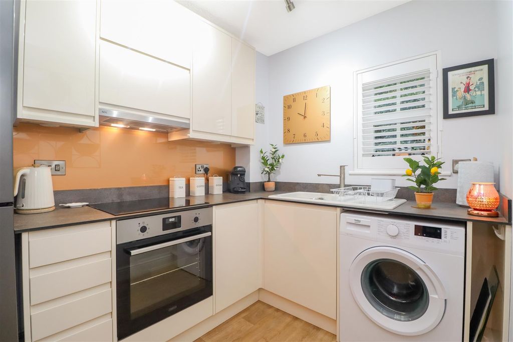 Additional image 5 of 1 bed flat for saleRosehill, Billingshurst RH14