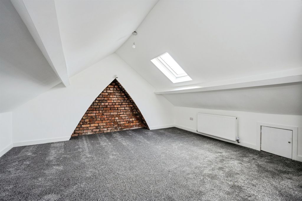 Additional image 2 of 3 bed flat for saleWest Street, Gorseinon, Swansea SA4