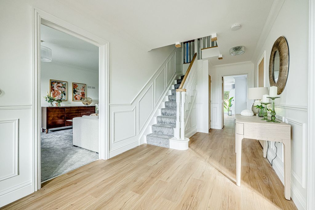 Additional image 8 of 6 bed detached house for saleNashlea Farm, Poors Lane North, Benfleet SS7