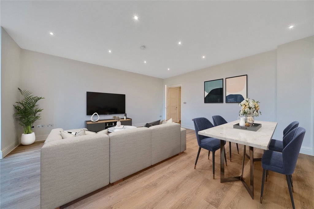 Additional image 2 of 2 bed flat for saleBromley Road, Beckenham BR3