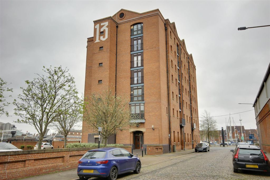 Additional image 2 of 1 bed flat for saleKingston Street, Hull HU1