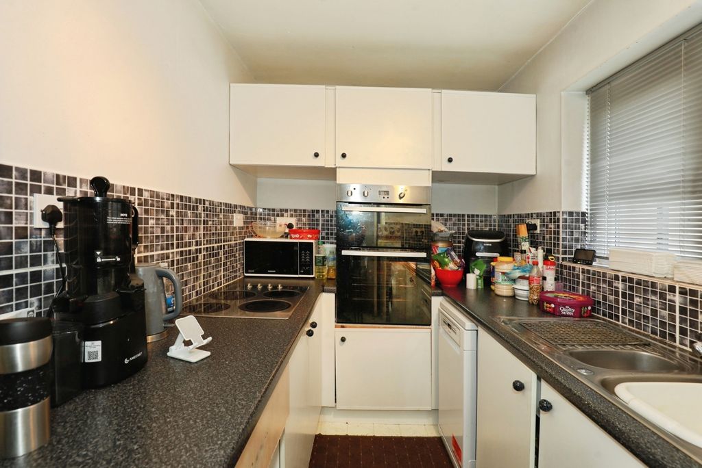 Additional image 3 of 1 bed flat for saleHarrowby Drive, Newcastle, Staffordshire ST5