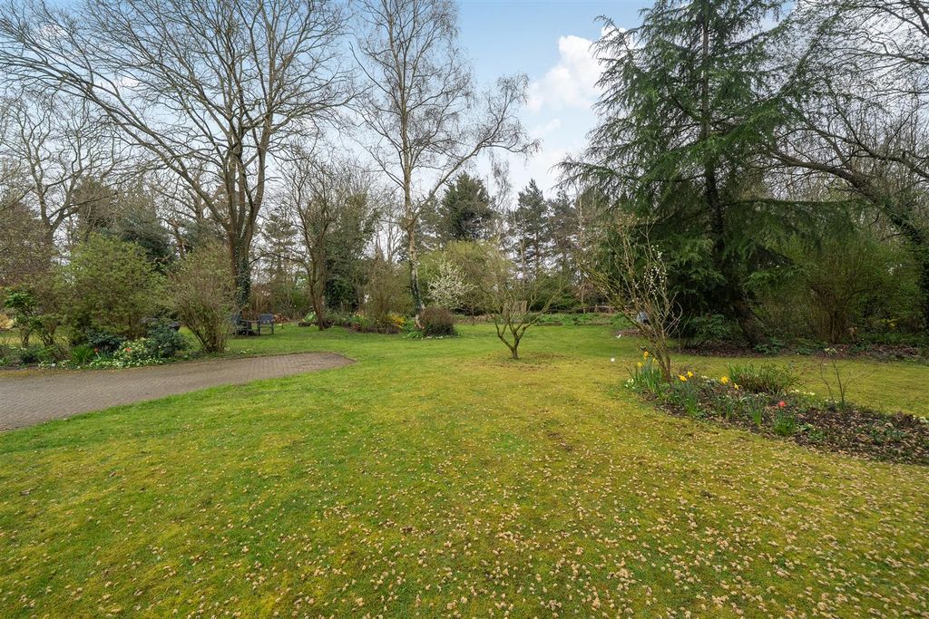 Additional image 25 of 4 bed detached house for saleBarker Close, Arborfield, Berkshire RG2