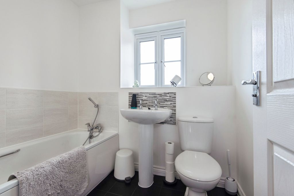 Additional image 17 of 5 bed town house for saleWalton Grove, Biggleswade, Bedfordshire SG18