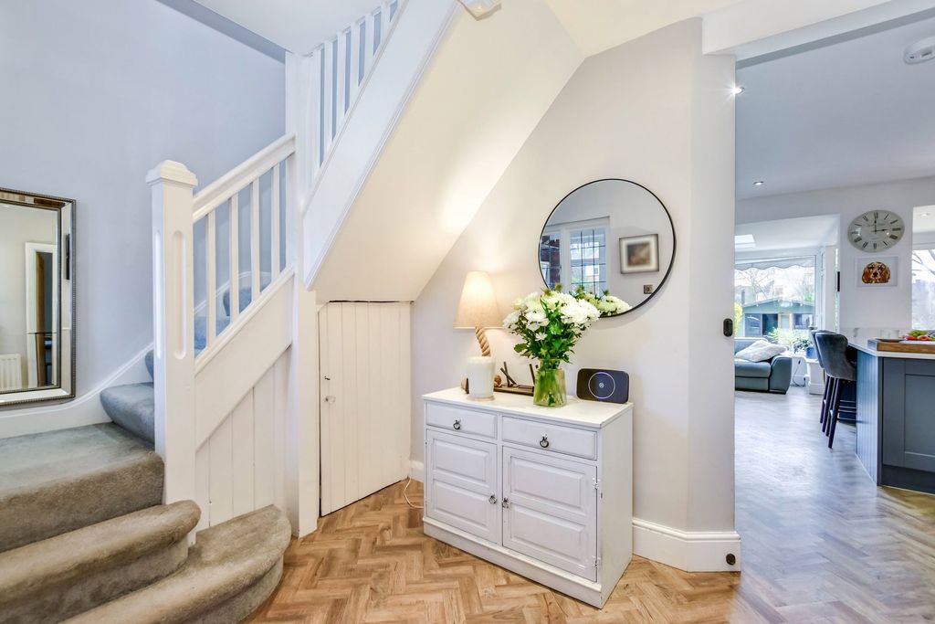 Additional image 2 of 4 bed semi-detached house for saleGallows Hill Lane, Abbots Langley WD5