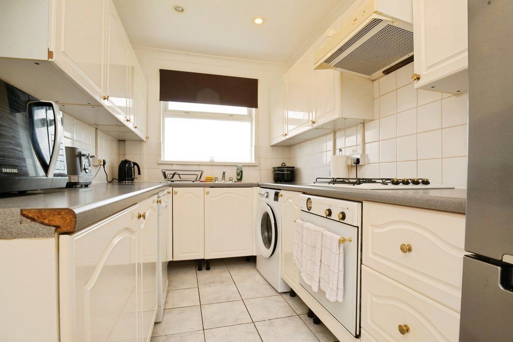 Additional image 6 of 3 bed semi-detached house for salePillmawr Circle, Newport NP20