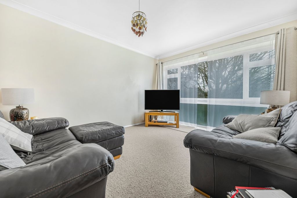 Additional image 3 of 2 bed flat for salePentlands, 58 Foxgrove Road, Beckenham BR3