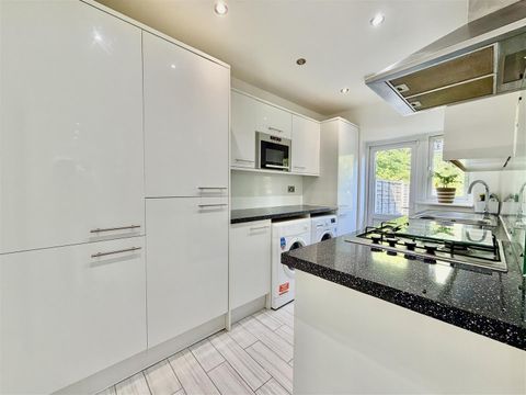 Worthing Road, Heston TW5