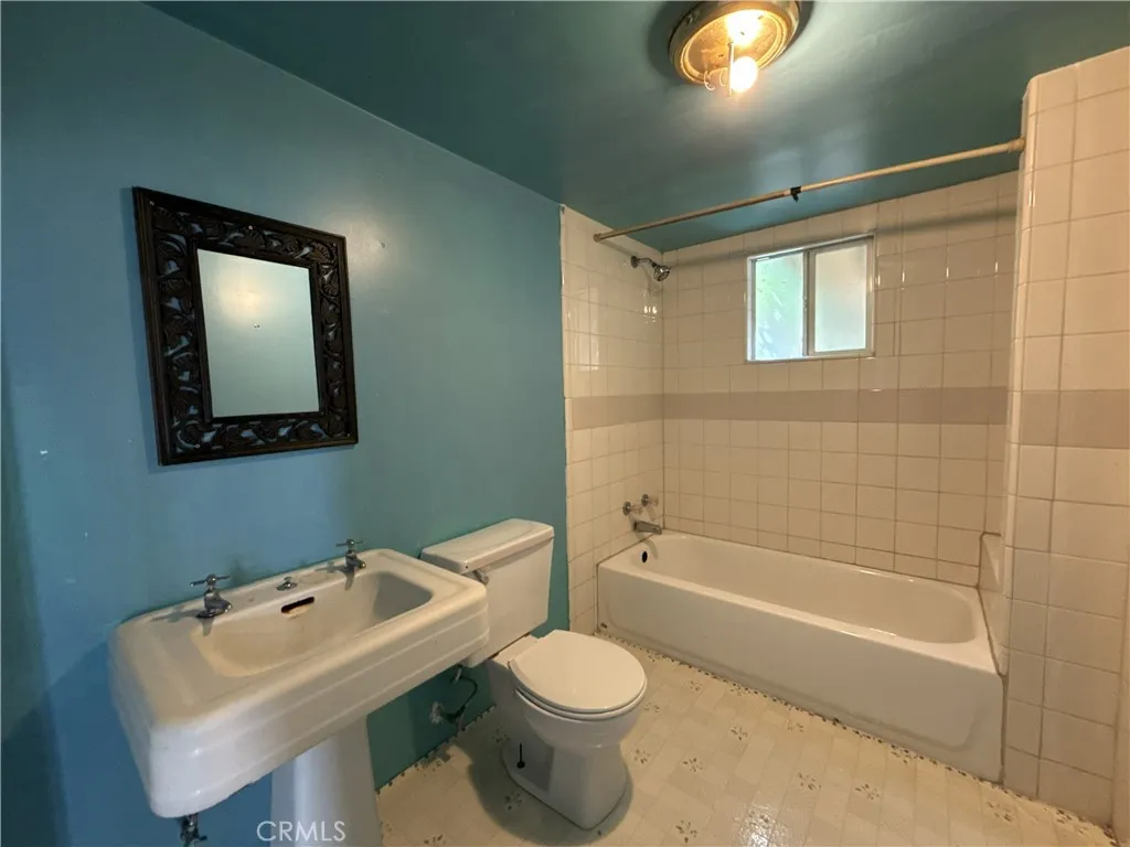 Additional image 89 of 407 E Street, Taft, CA 93268